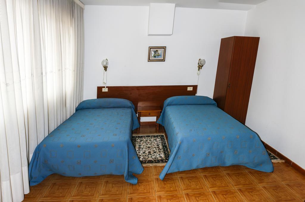 Pensión Vázquez Vimianzo Quarto foto