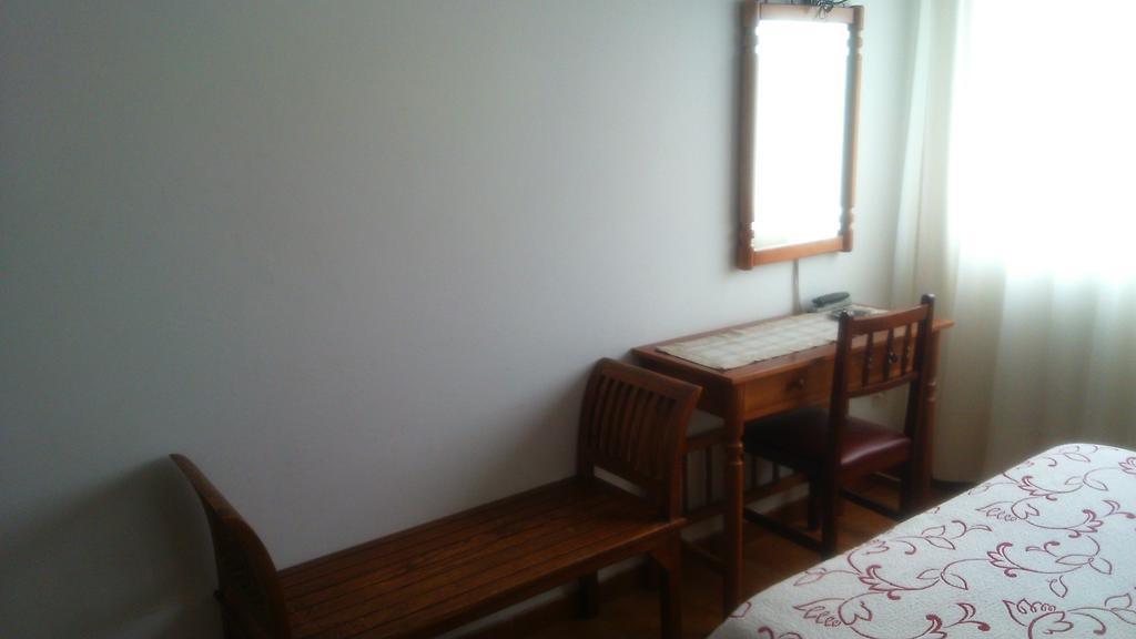 Pensión Vázquez Vimianzo Quarto foto